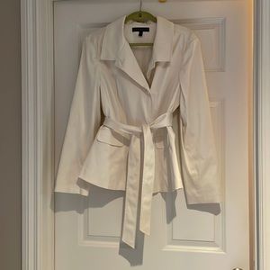 Gorgeous Harve Benard white dress jacket